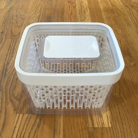 OXO Good Grips Produce Keeper 4.3 QT/ 4 L - Picture 3 of 8